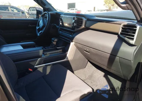 2025 Toyota Sequoia Sr5 z USA, uszkodzony, nr VIN 7SVAAABA5SX058991